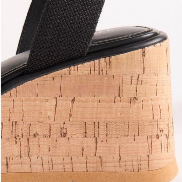 TORRID Triple Band Stretch Wedge size 12ww  shoes sandals brand new - Picture 3 of 5